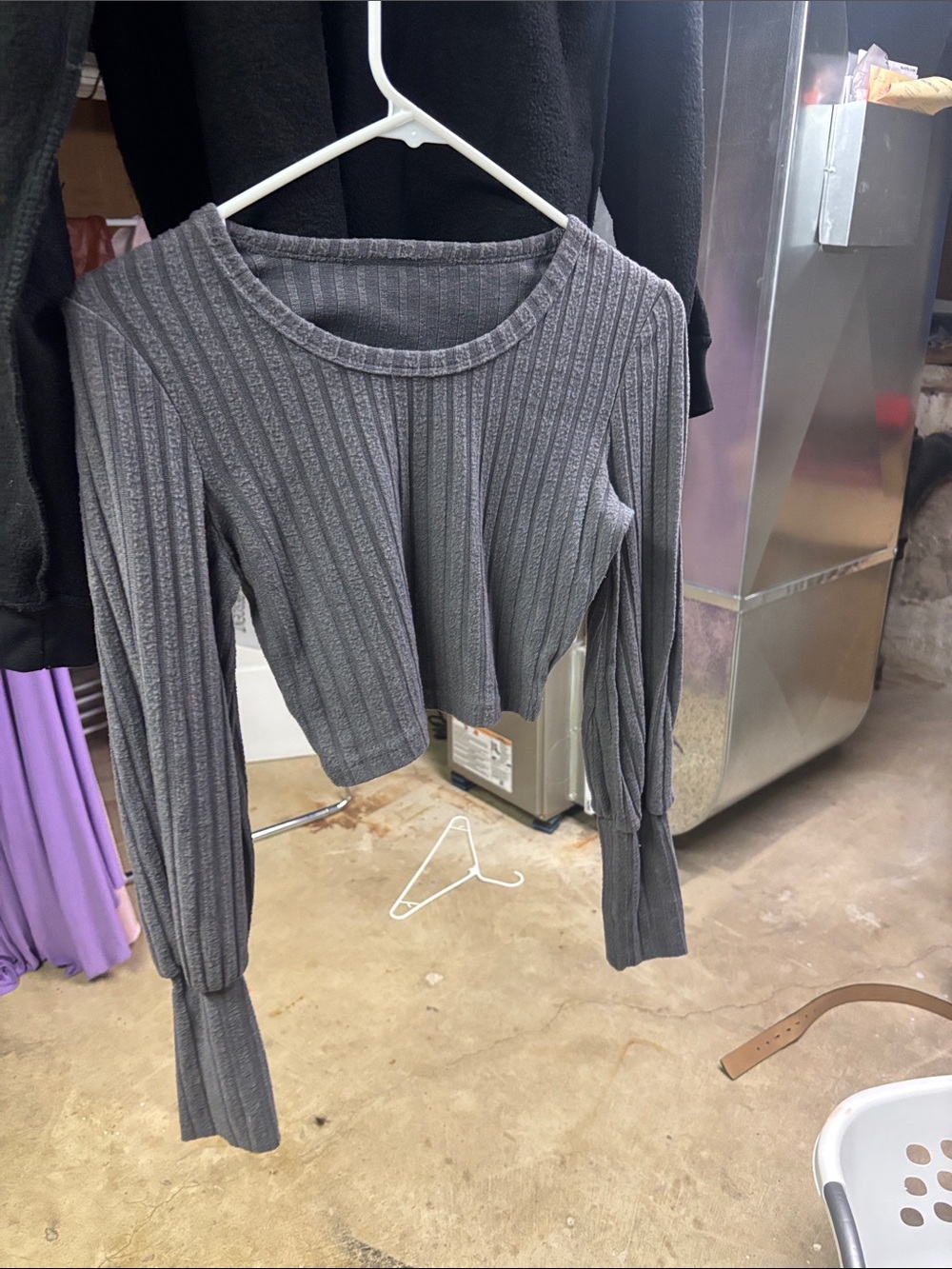 Ribbed Long-Sleeve Cropped Top - Gray